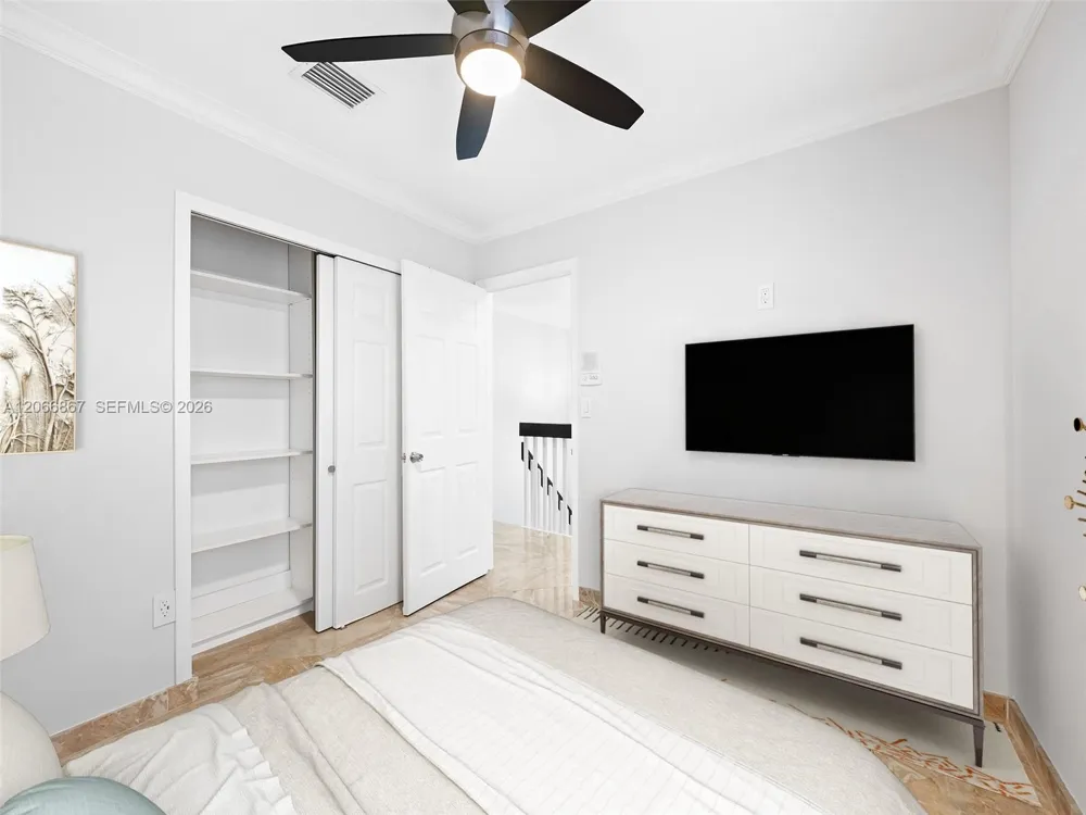 1515 Seagrape Way Hollywood, FL 33019