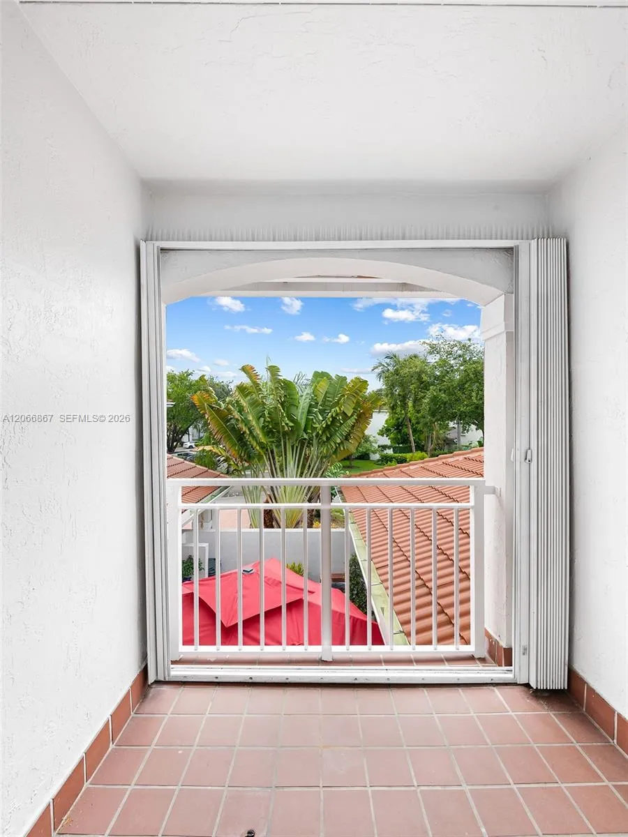 1515 Seagrape Way Hollywood, FL 33019