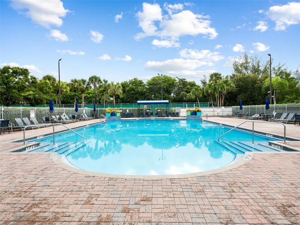1515 Seagrape Way Hollywood, FL 33019