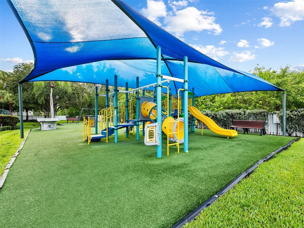 1515 Seagrape Way Hollywood, FL 33019