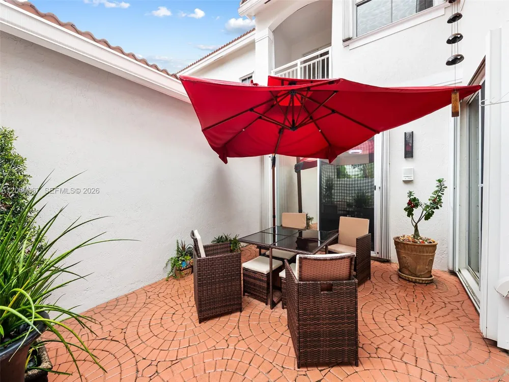 1515 Seagrape Way Hollywood, FL 33019