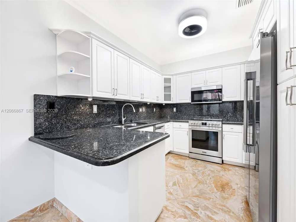1515 Seagrape Way Hollywood, FL 33019