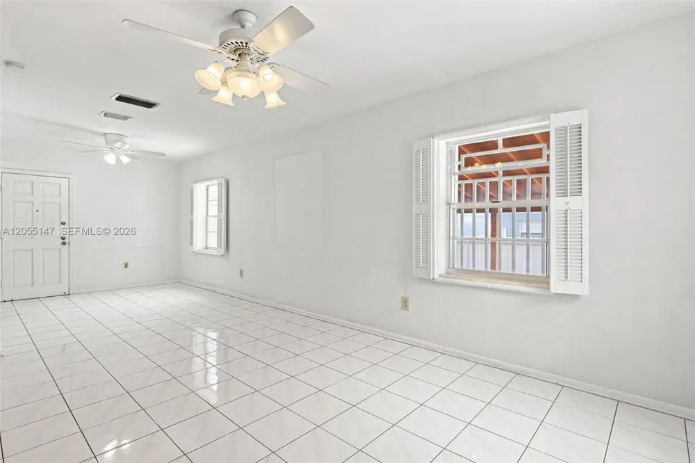 636 E 48th St Hialeah, FL 33013