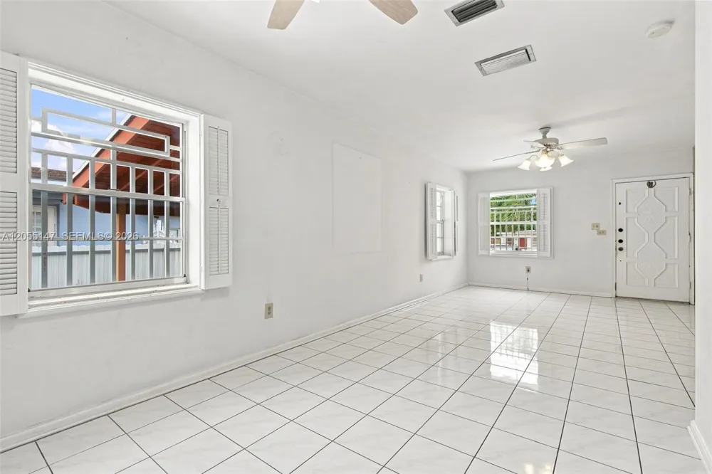 636 E 48th St Hialeah, FL 33013