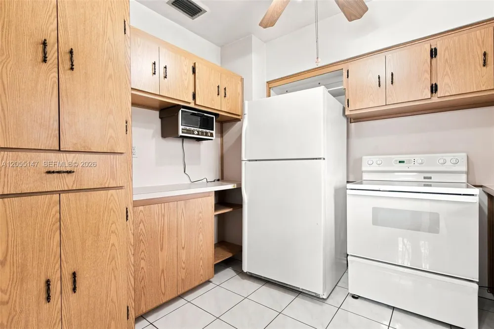 636 E 48th St Hialeah, FL 33013