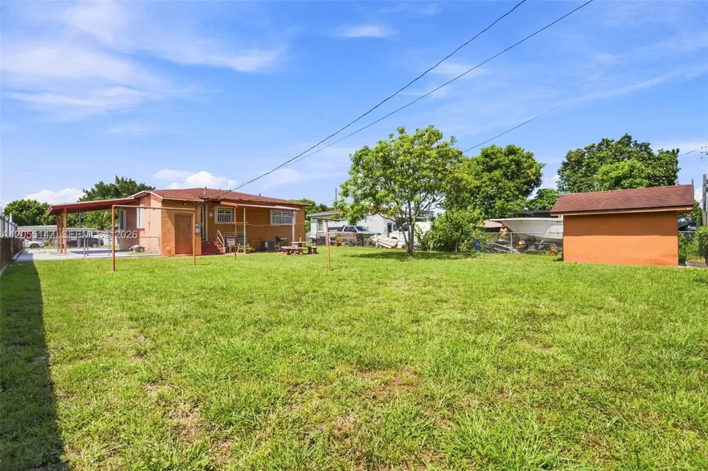 636 E 48th St Hialeah, FL 33013