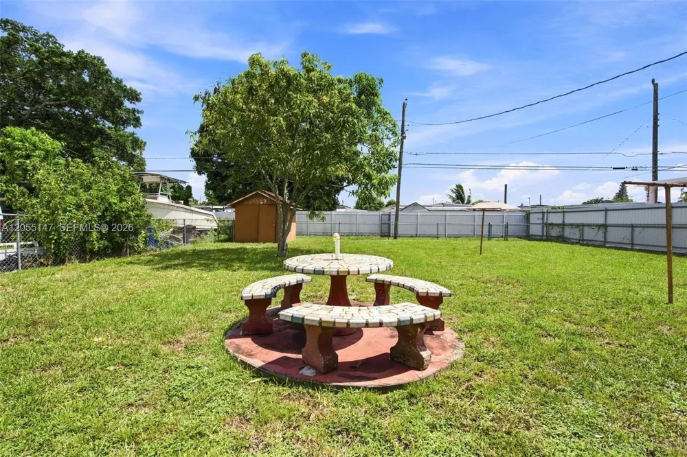 636 E 48th St Hialeah, FL 33013