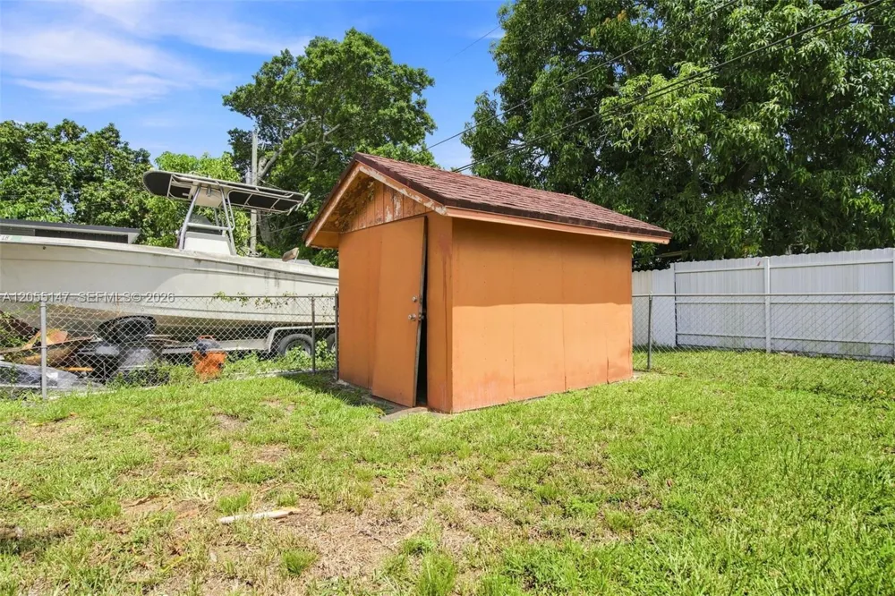 636 E 48th St Hialeah, FL 33013