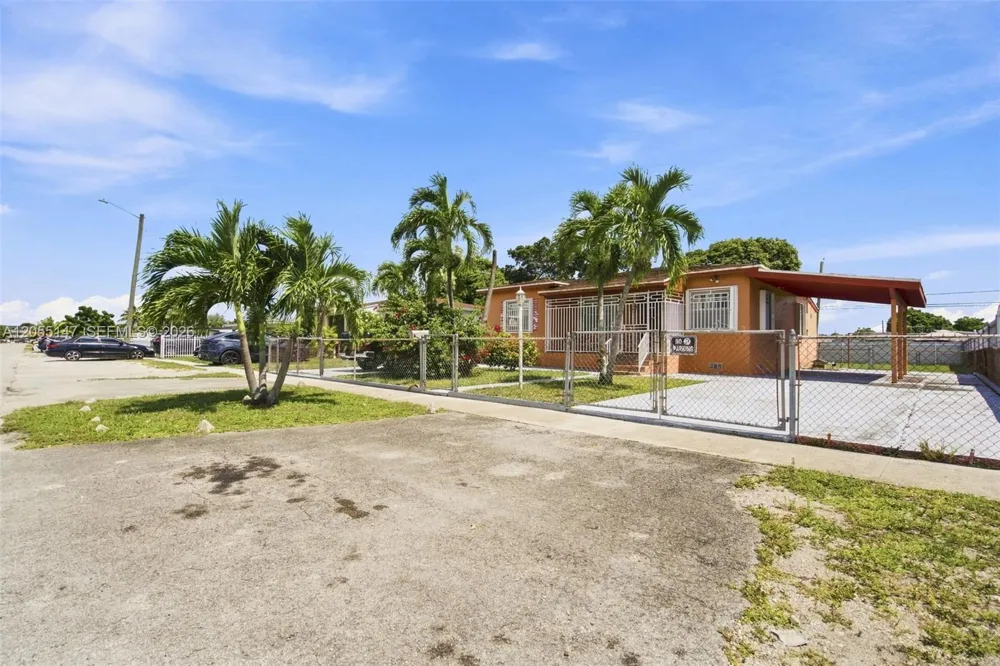 636 E 48th St Hialeah, FL 33013