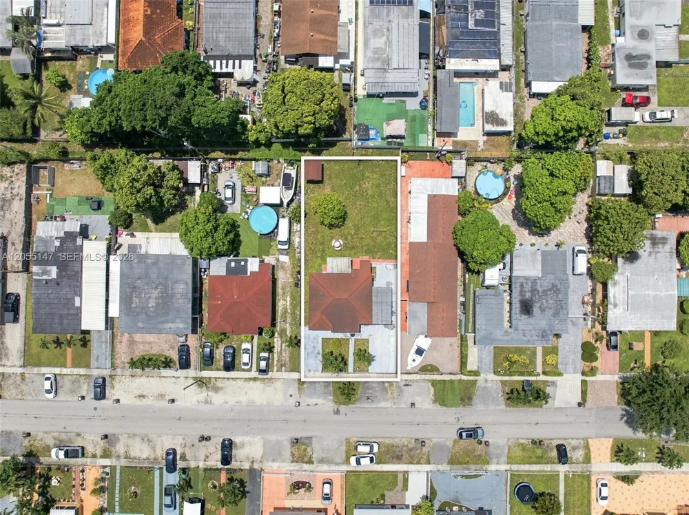 636 E 48th St Hialeah, FL 33013