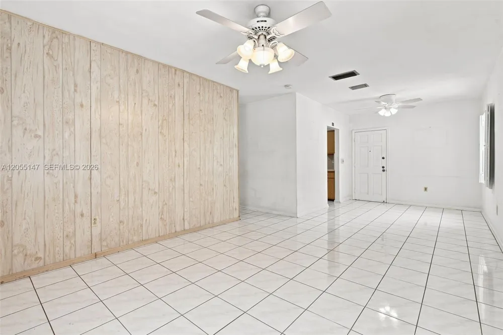 636 E 48th St Hialeah, FL 33013
