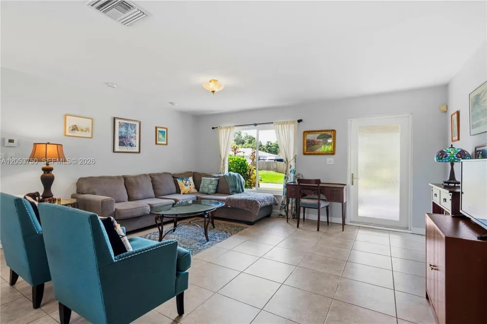 8445 SW 181st Ter Palmetto Bay, FL 33157