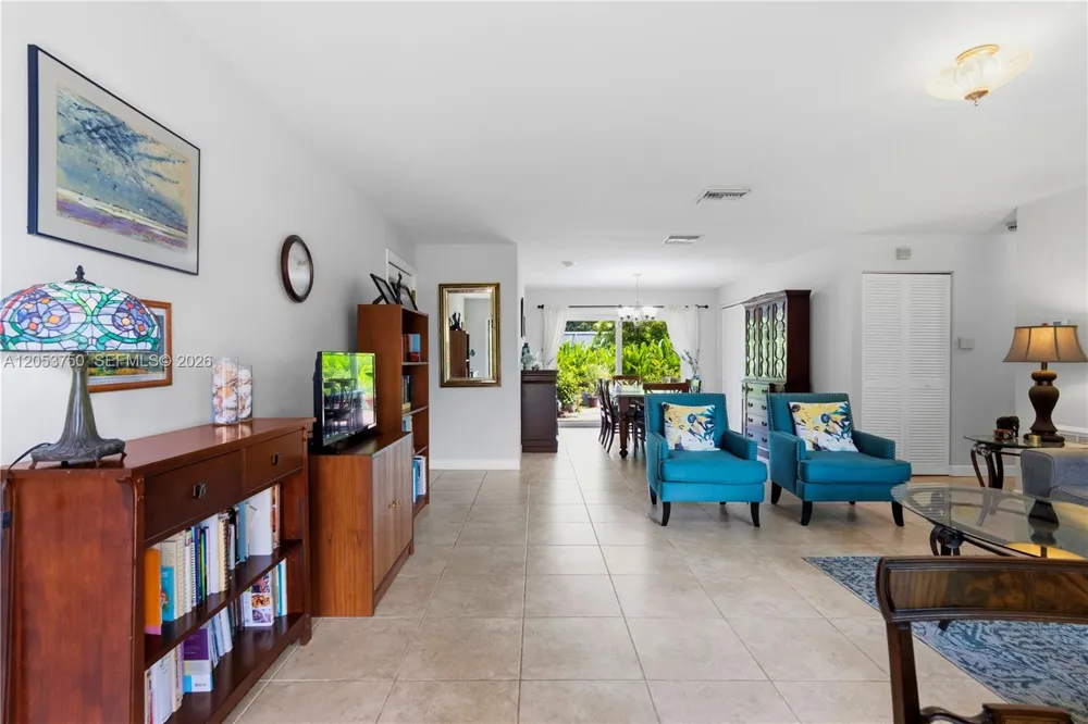 8445 SW 181st Ter Palmetto Bay, FL 33157