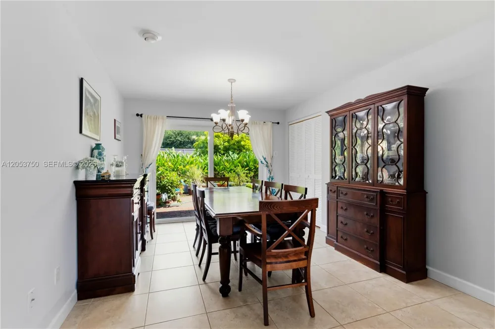 8445 SW 181st Ter Palmetto Bay, FL 33157