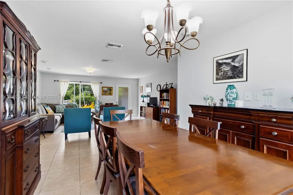 8445 SW 181st Ter Palmetto Bay, FL 33157
