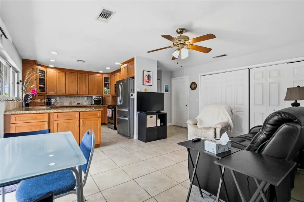 8445 SW 181st Ter Palmetto Bay, FL 33157