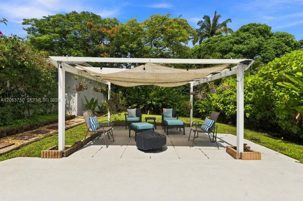 8445 SW 181st Ter Palmetto Bay, FL 33157