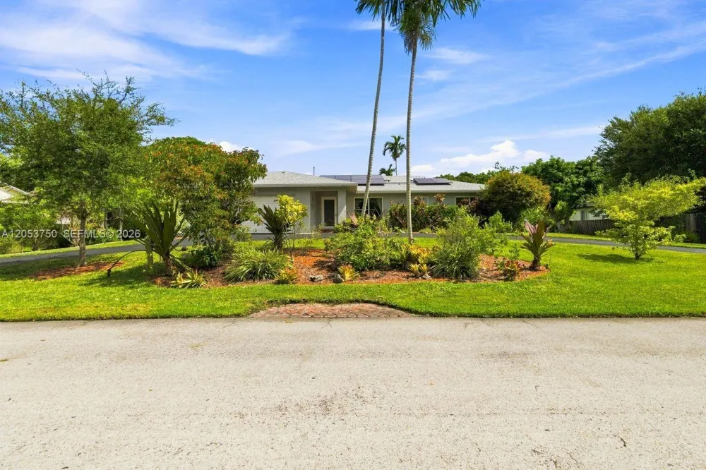 8445 SW 181st Ter Palmetto Bay, FL 33157