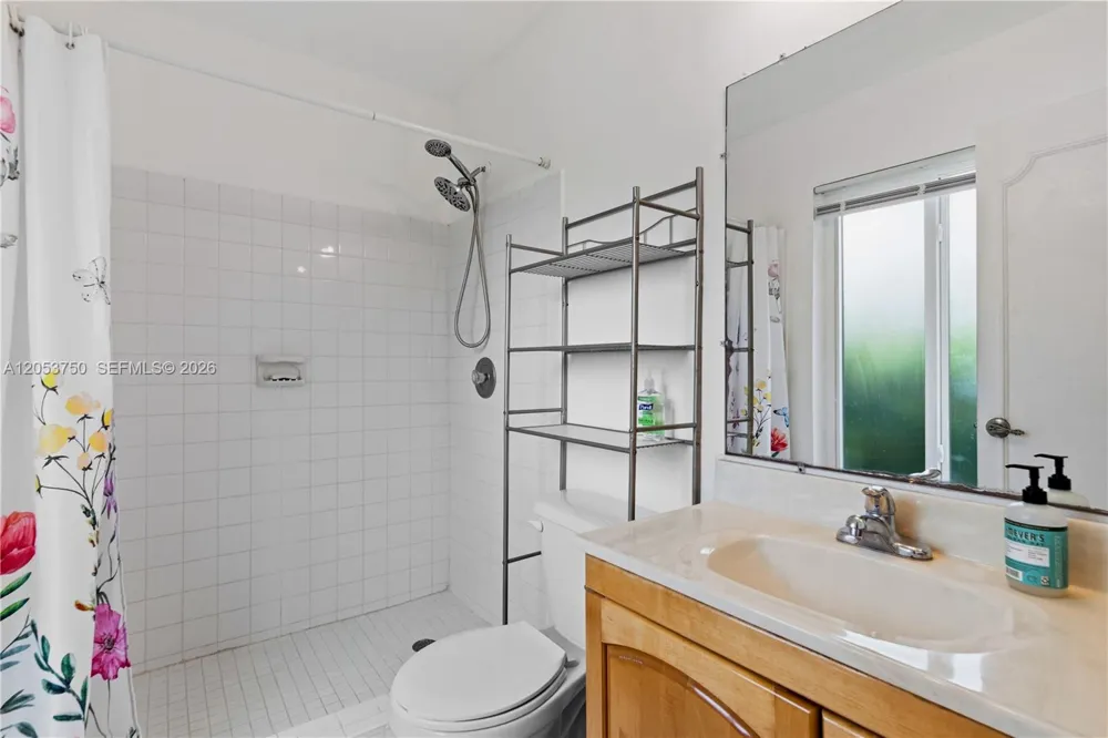 8445 SW 181st Ter Palmetto Bay, FL 33157
