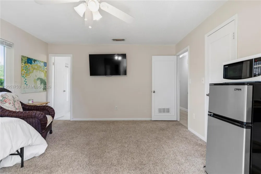 8445 SW 181st Ter Palmetto Bay, FL 33157