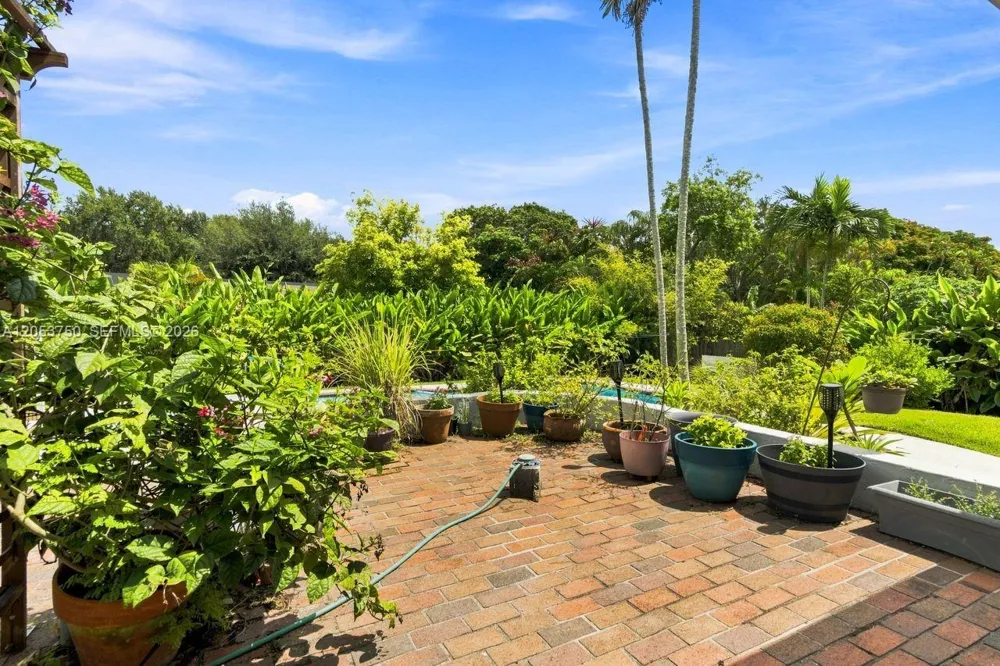 8445 SW 181st Ter Palmetto Bay, FL 33157