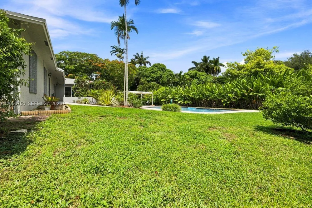 8445 SW 181st Ter Palmetto Bay, FL 33157