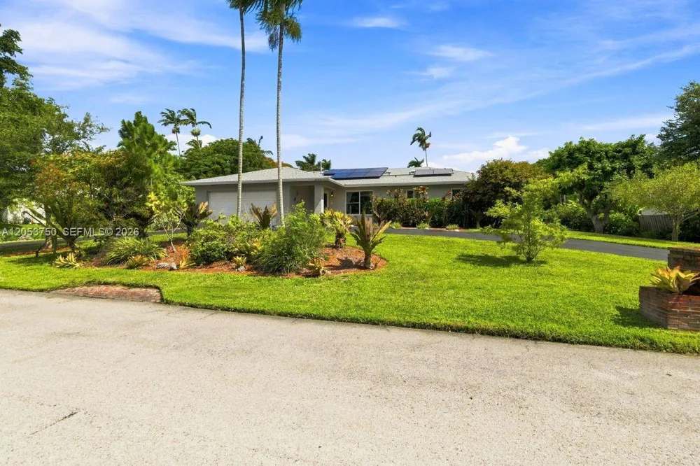 8445 SW 181st Ter Palmetto Bay, FL 33157