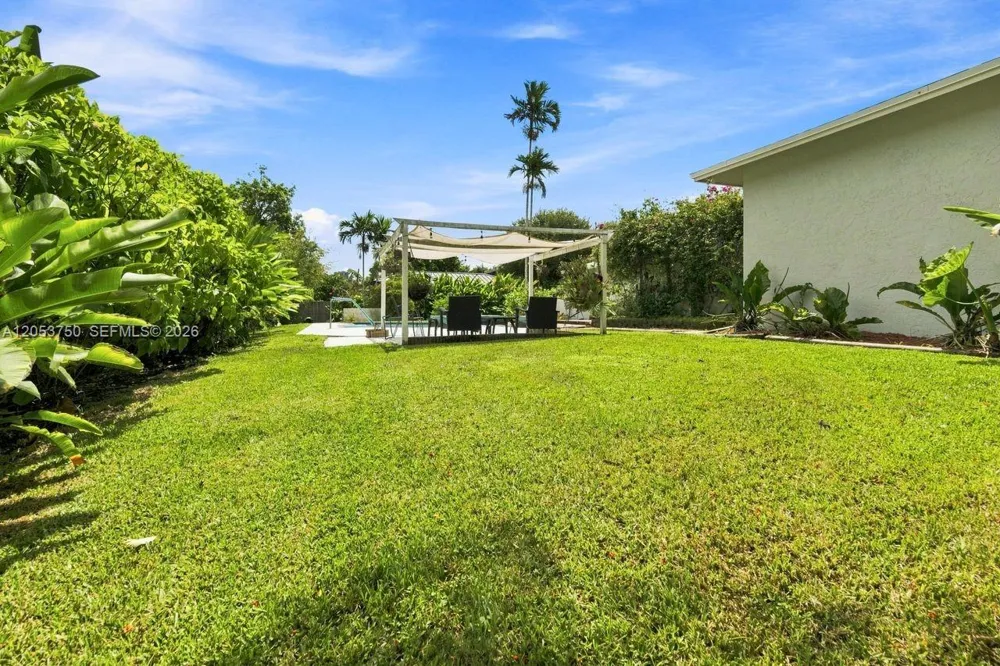 8445 SW 181st Ter Palmetto Bay, FL 33157