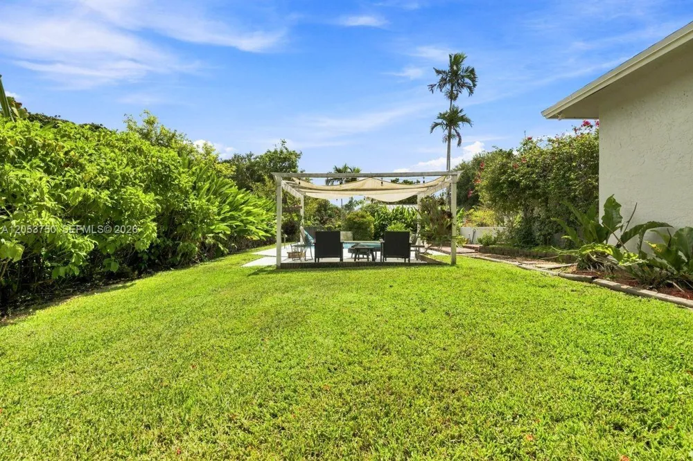 8445 SW 181st Ter Palmetto Bay, FL 33157