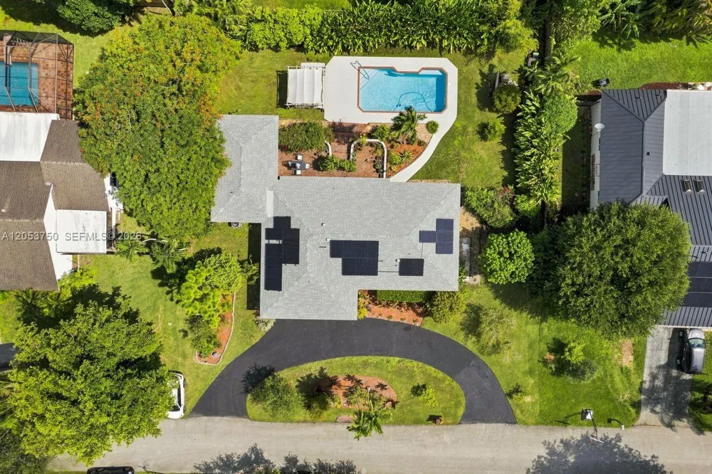 8445 SW 181st Ter Palmetto Bay, FL 33157
