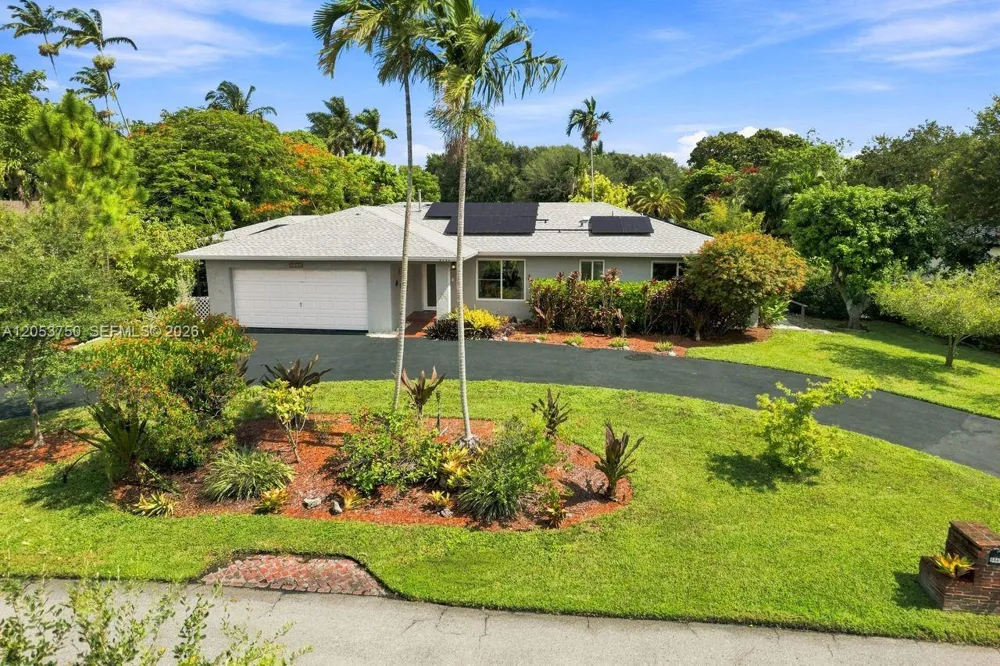 8445 SW 181st Ter Palmetto Bay, FL 33157