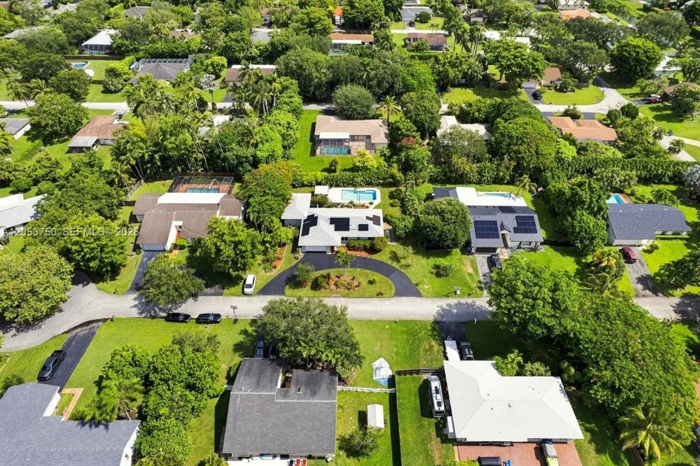 8445 SW 181st Ter Palmetto Bay, FL 33157