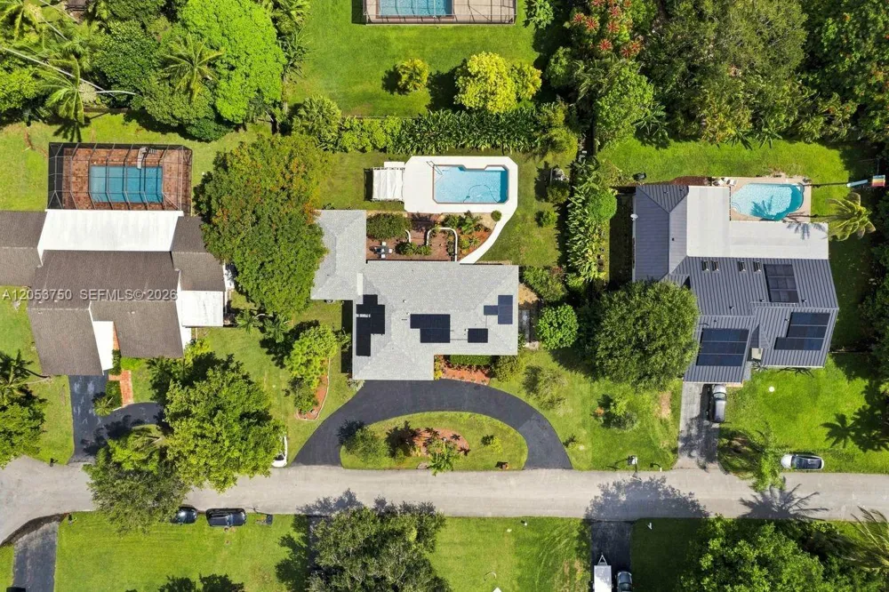 8445 SW 181st Ter Palmetto Bay, FL 33157