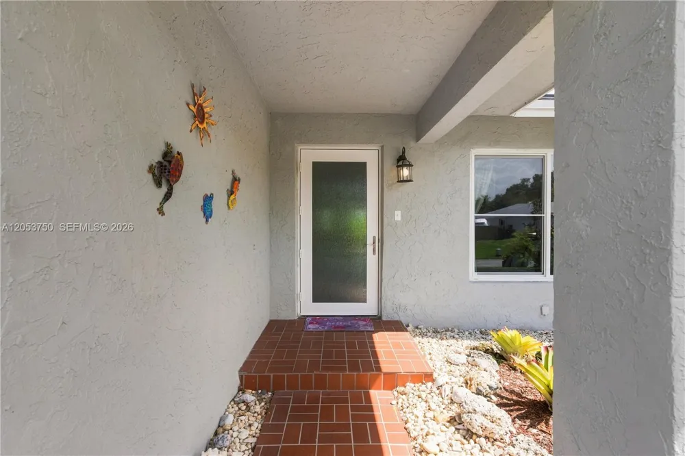 8445 SW 181st Ter Palmetto Bay, FL 33157