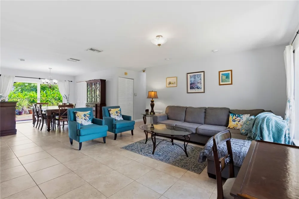 8445 SW 181st Ter Palmetto Bay, FL 33157