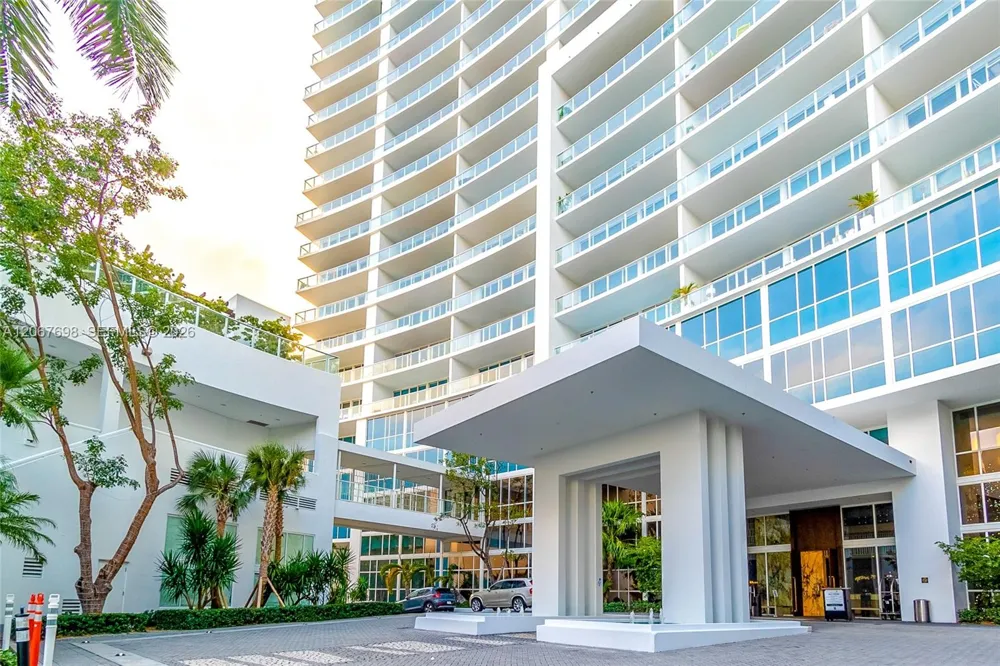 2020 Bayshore Dr #2404 Miami, FL 33137