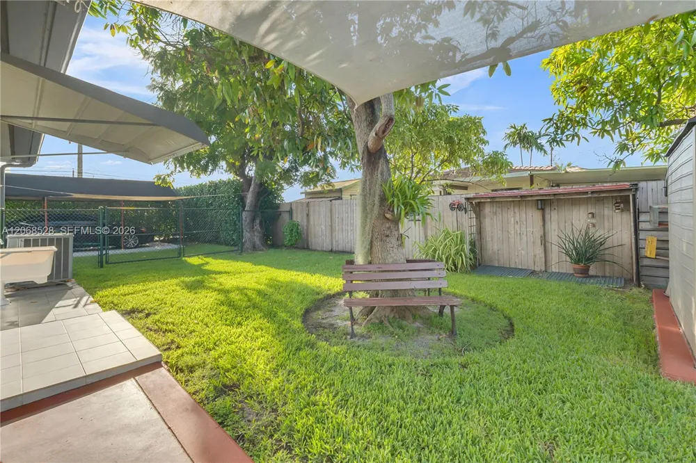 4275 SW 87th Ave Miami, FL 33165