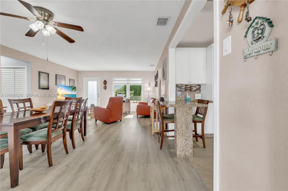 4275 SW 87th Ave Miami, FL 33165