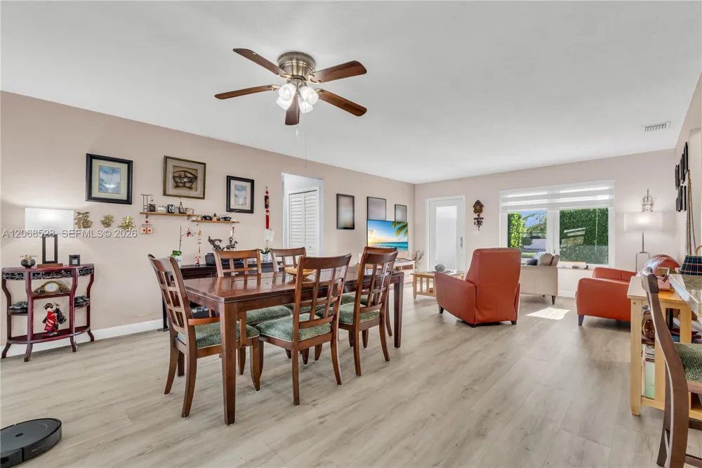 4275 SW 87th Ave Miami, FL 33165