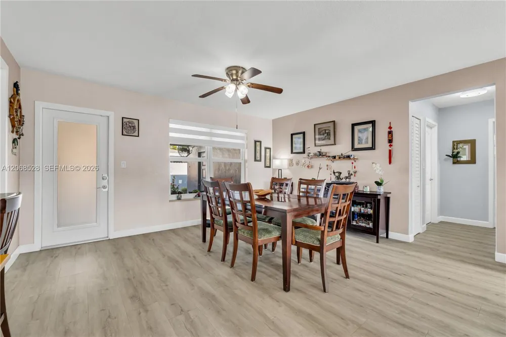 4275 SW 87th Ave Miami, FL 33165