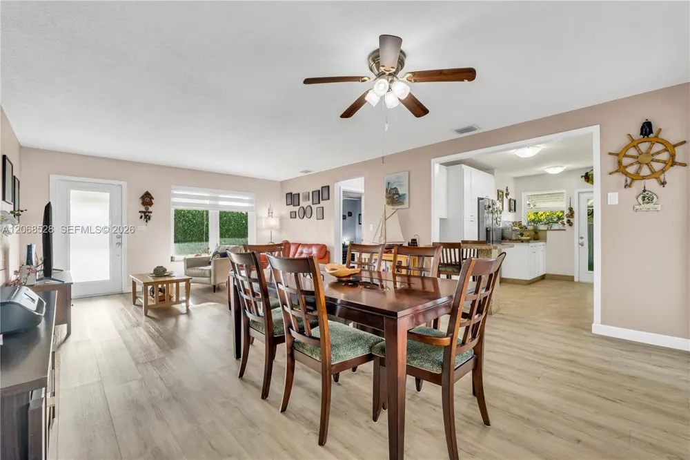 4275 SW 87th Ave Miami, FL 33165