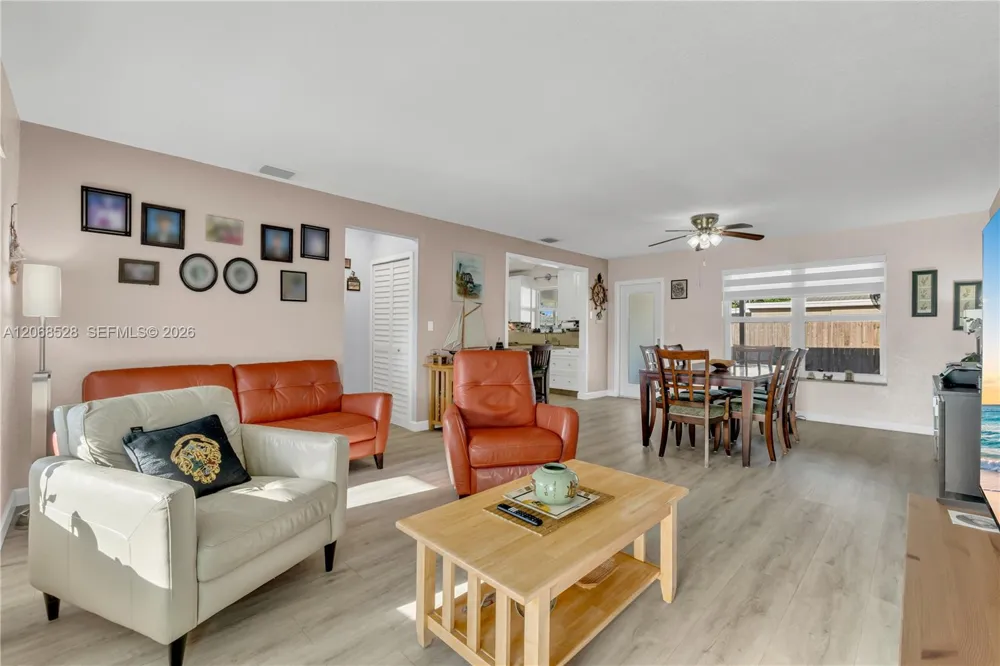4275 SW 87th Ave Miami, FL 33165