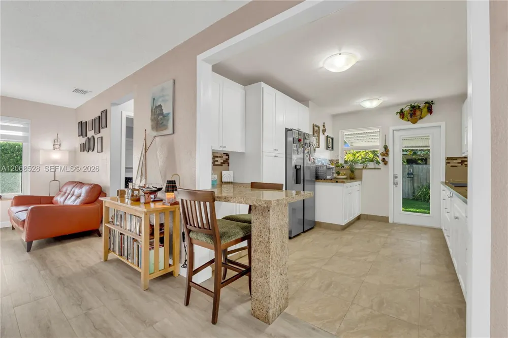 4275 SW 87th Ave Miami, FL 33165
