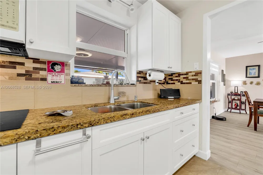 4275 SW 87th Ave Miami, FL 33165