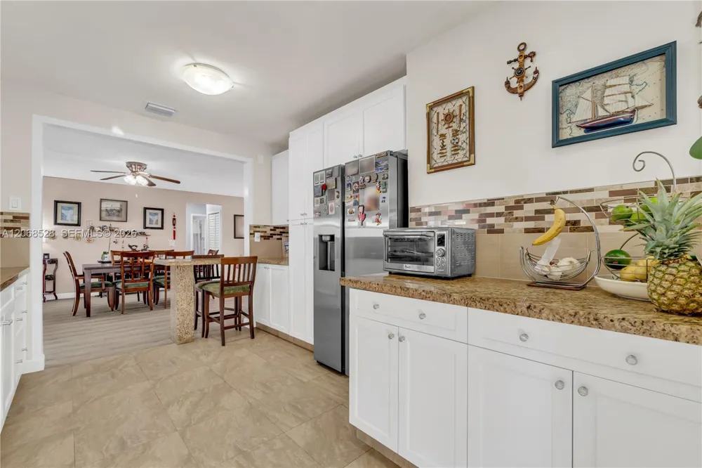 4275 SW 87th Ave Miami, FL 33165