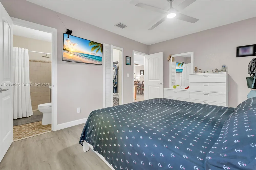 4275 SW 87th Ave Miami, FL 33165