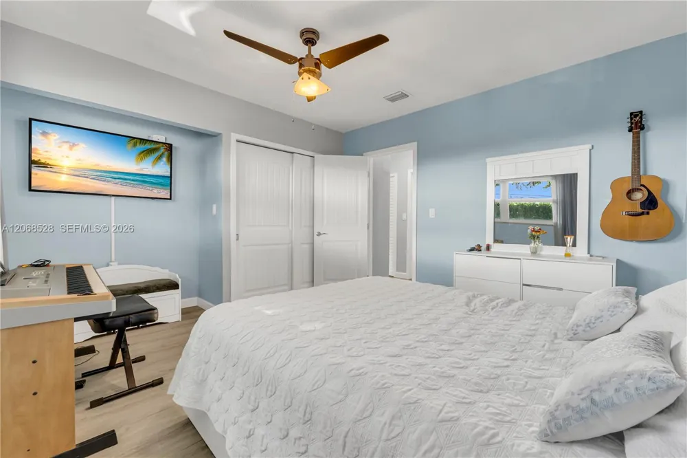 4275 SW 87th Ave Miami, FL 33165