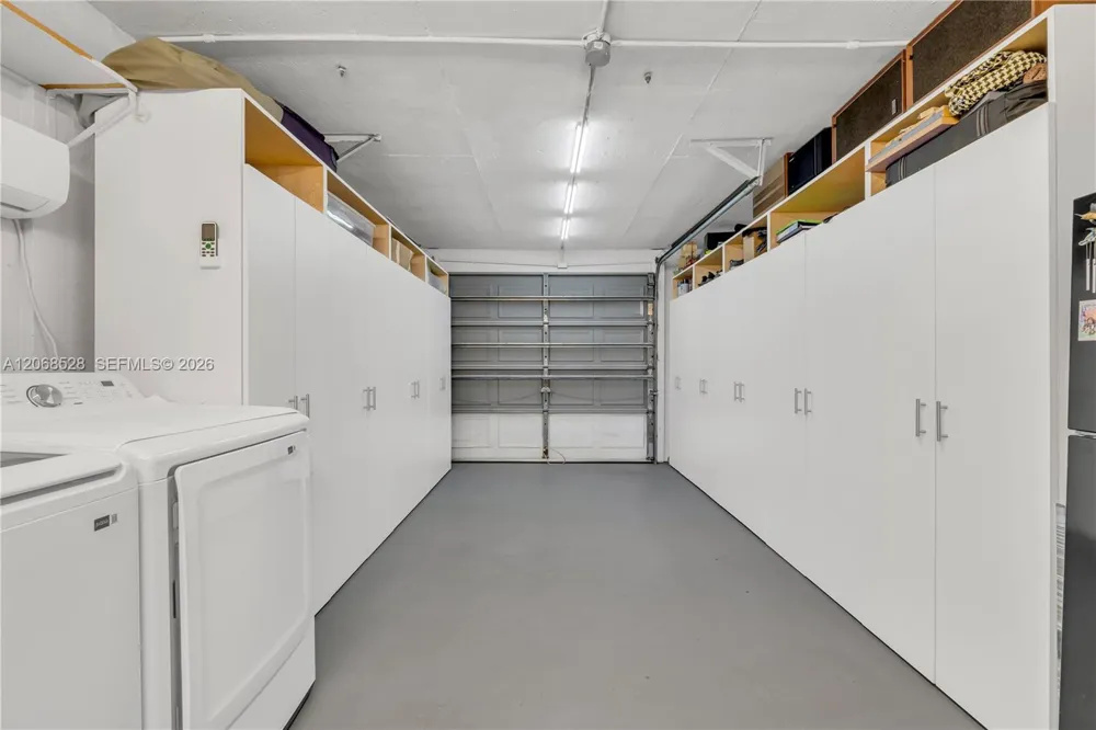 4275 SW 87th Ave Miami, FL 33165