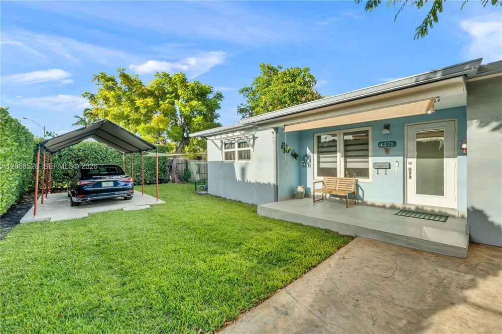 4275 SW 87th Ave Miami, FL 33165