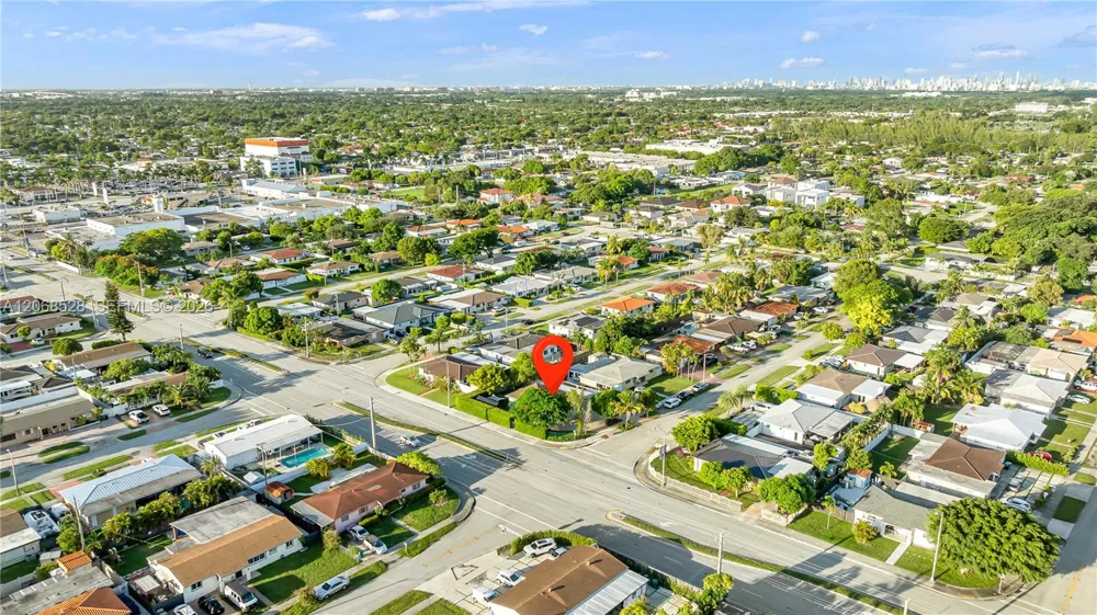 4275 SW 87th Ave Miami, FL 33165